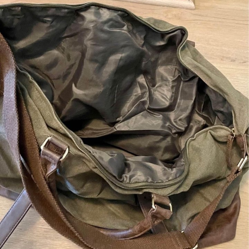 Weekender Bag - Picture 5 of 5